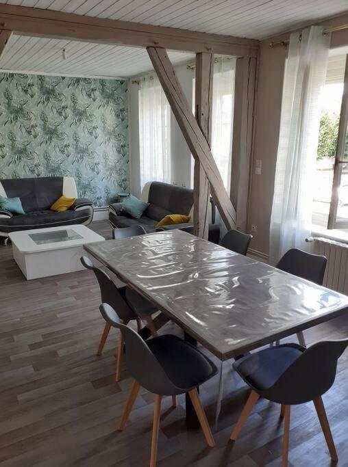 Super Logement En Plein Coeur De La Ville , Chez Tify Brienne-le-Chateau Zewnętrze zdjęcie